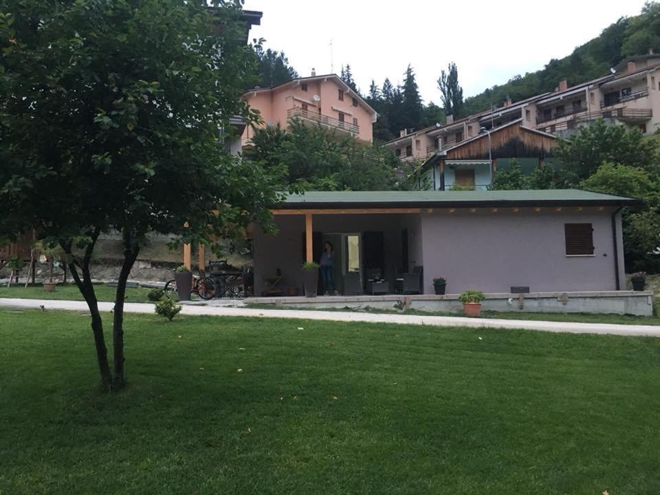 Villacolle Visso Bagian luar foto